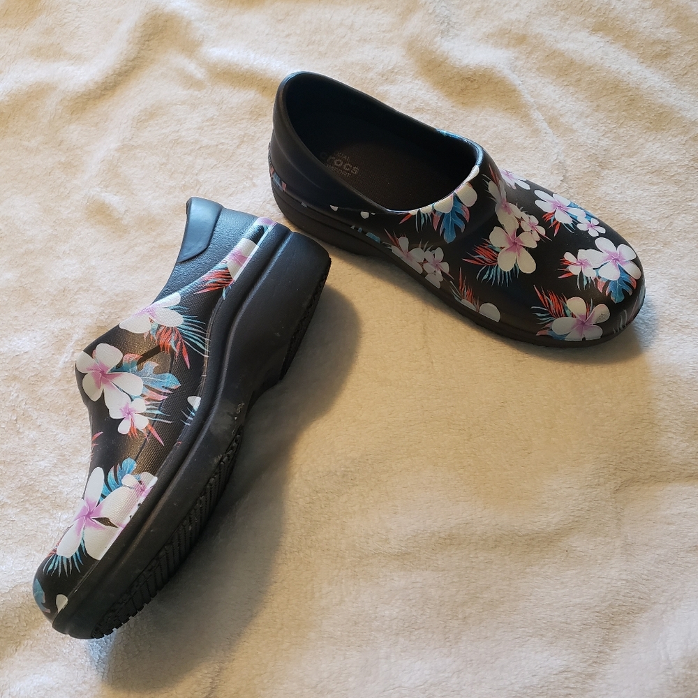 Crocs Neria Pro Ii Grapic Clog Size 9 - image 2